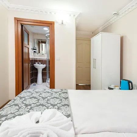 Nar Hotel *